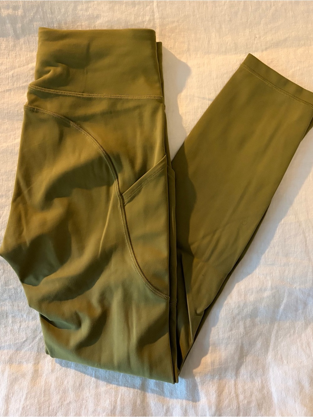 lululemon athletica invigorate luxtreme bronze green 25”